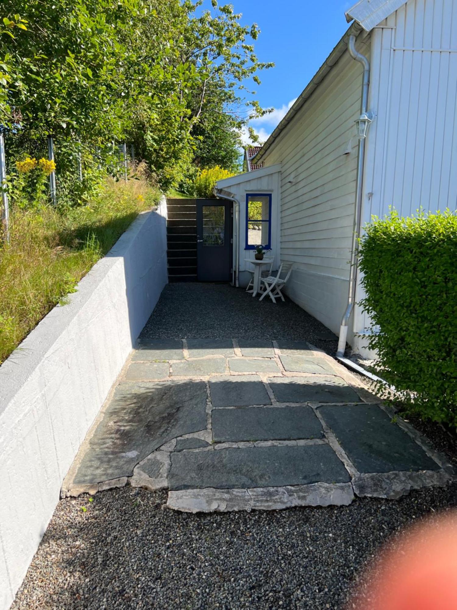 Lite Hus Med Egen Inngang - Sentral Beliggenhet 호이예순 외부 사진